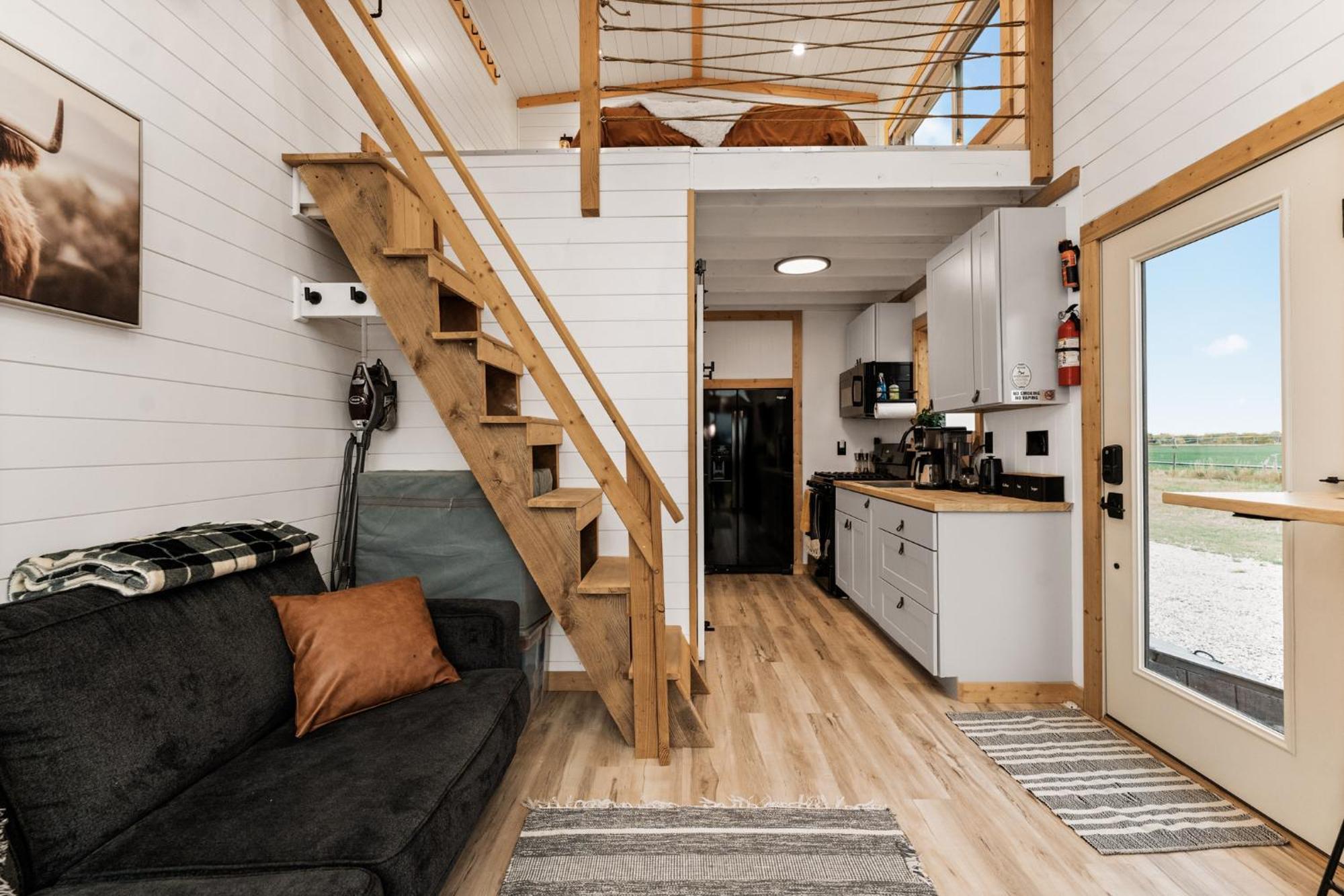 Modern Tiny Cabin, With Hot Tub In Choteau Mt Eksteriør billede